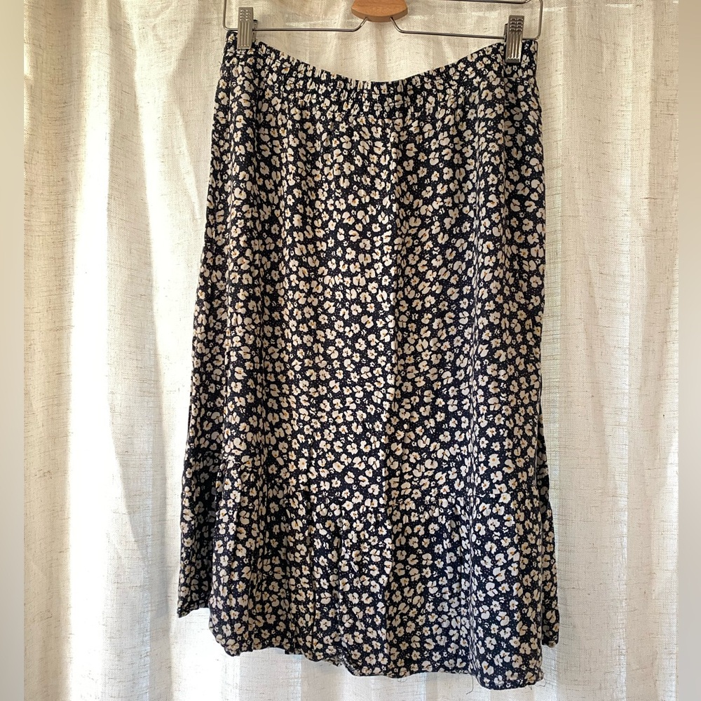 Anne Carson Navy Midi Skirt with Cream Floral Print